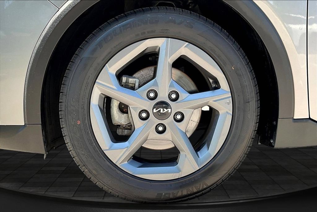 Used 2025 Kia K4 FWD image 32