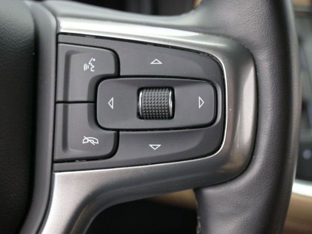 Used 2024 Chevrolet Suburban Premier image 19