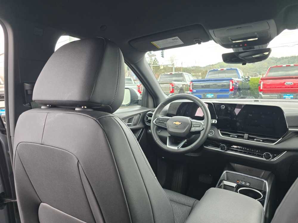 Used 2025 Chevrolet Equinox LT w/ Convenience Package II image 10