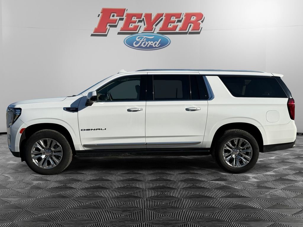 Used 2021 GMC Yukon XL Denali w/ Advanced Technology Package image 2