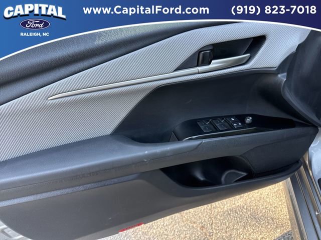 Used 2025 Toyota Camry SE FWD image 20