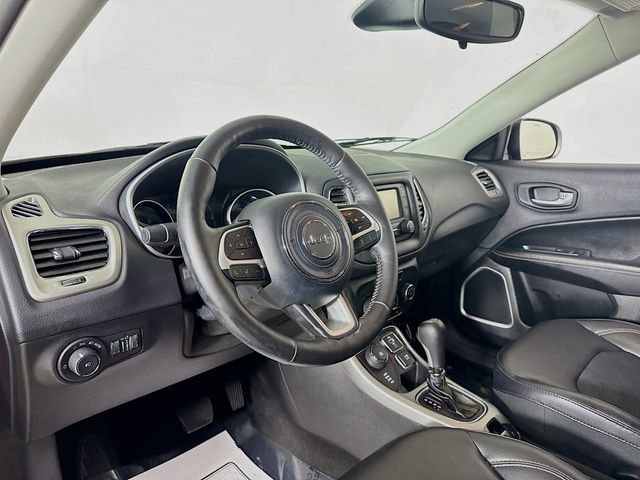 Used 2018 Jeep Compass Latitude w/ Cold Weather Group image 9