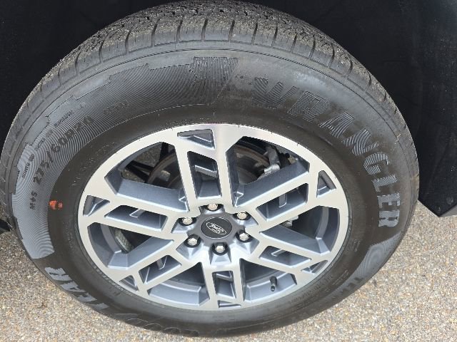 Certified 2025 Ford Expedition Max Active RWD image 11