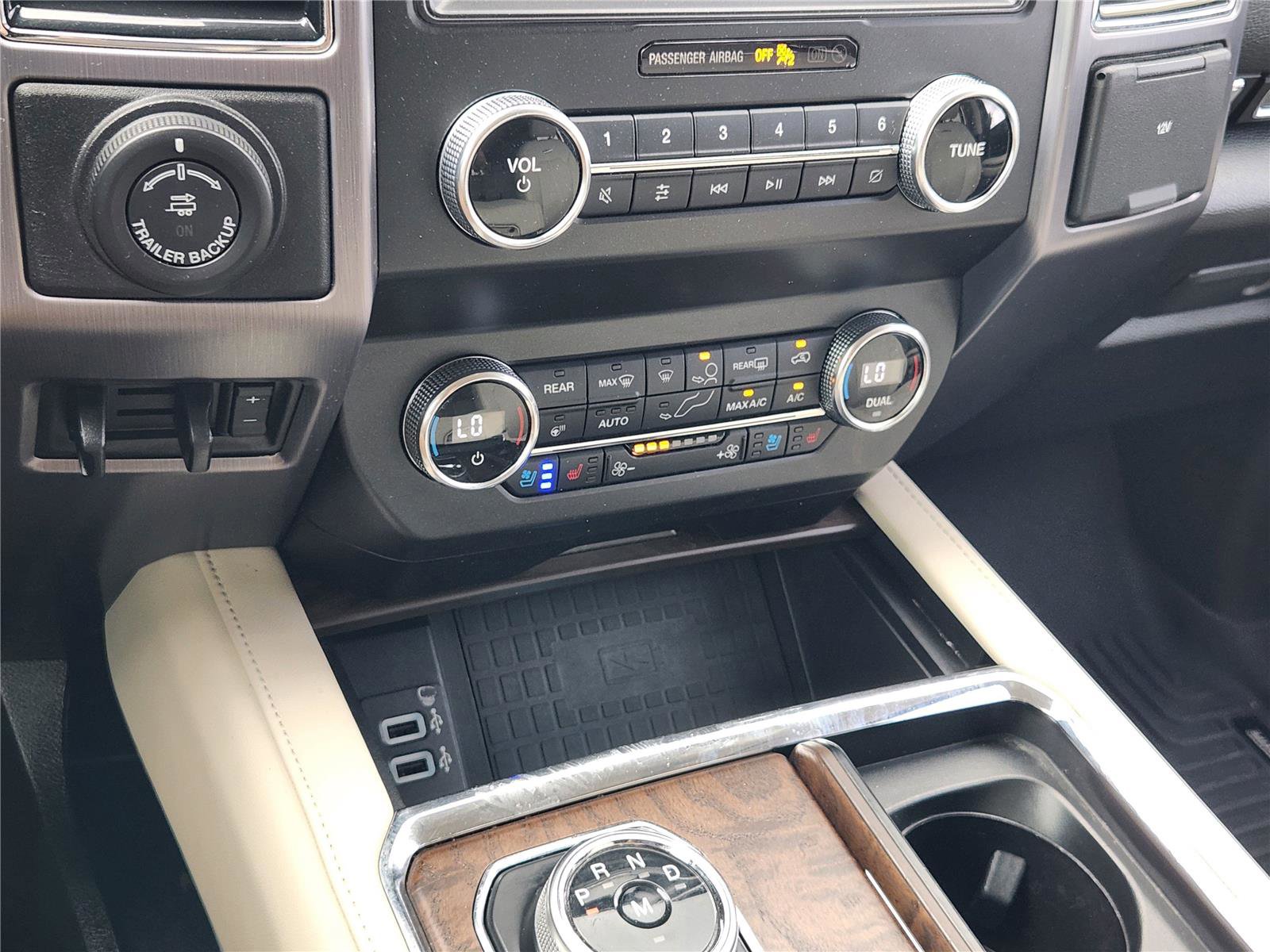 Certified 2019 Ford Expedition Platinum RWD image 19