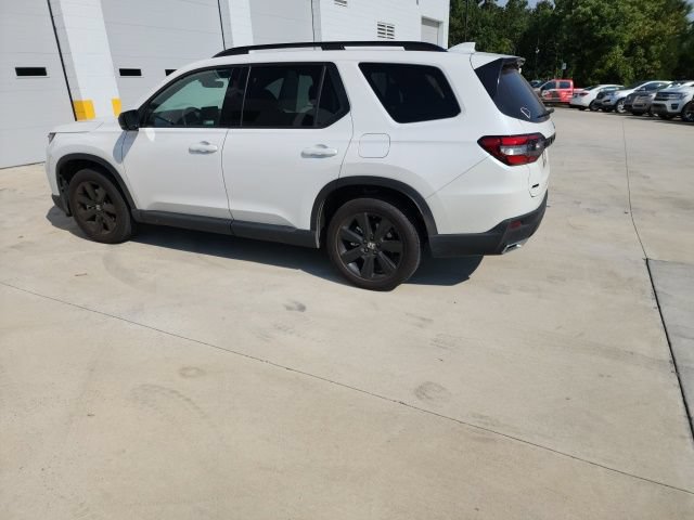 Used 2025 Honda Pilot Black Edition image 9