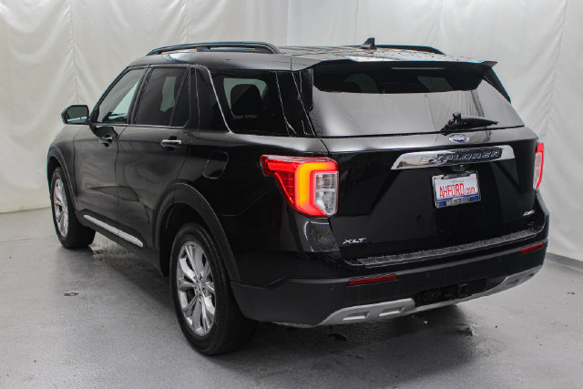 Certified 2023 Ford Explorer XLT w/ Equipment Group 202A AWD/4WD image 6