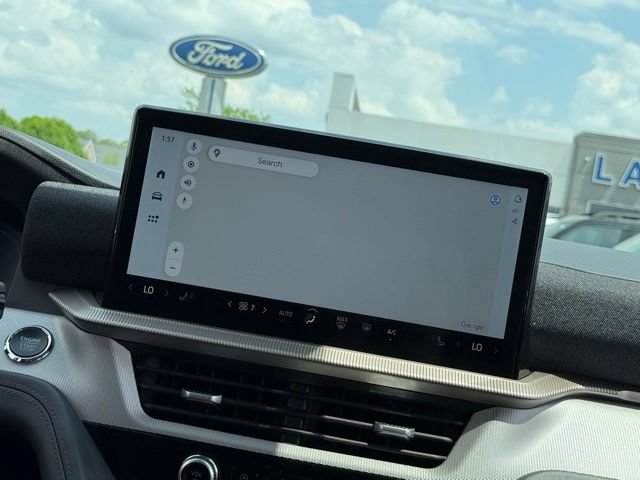 Certified 2025 Ford Explorer Active AWD/4WD image 3
