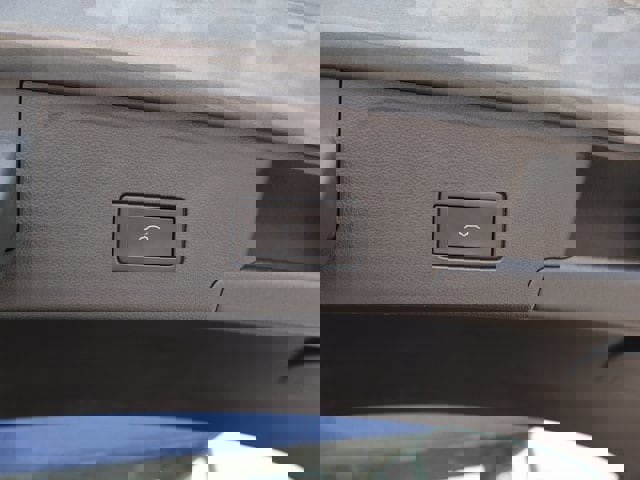 Used 2021 Volkswagen Atlas Cross Sport SE w/ Panoramic Sunroof Package image 15