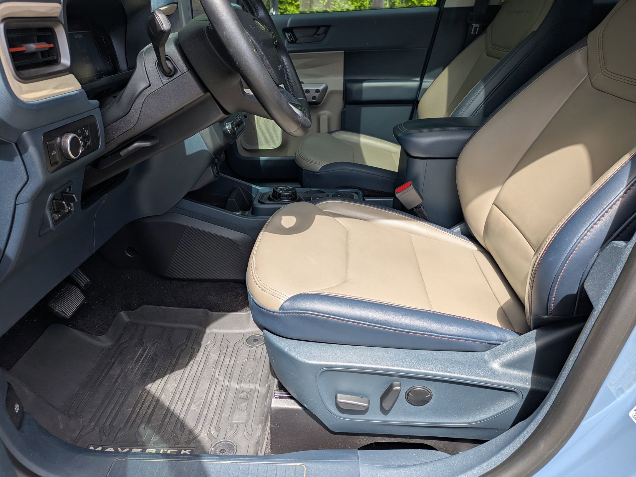 Certified 2025 Ford Maverick Lariat w/ 4K Tow Package image 13