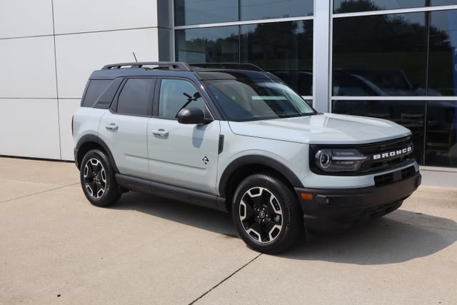 Certified 2024 Ford Bronco Sport Outer Banks w/ Tech Package AWD/4WD image 7