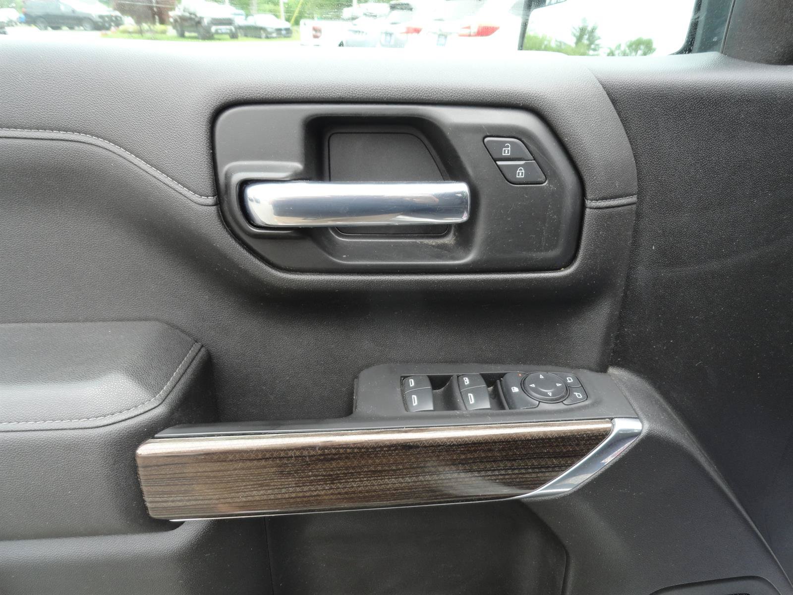 Used 2021 Chevrolet Silverado 1500 LT AWD/4WD image 10