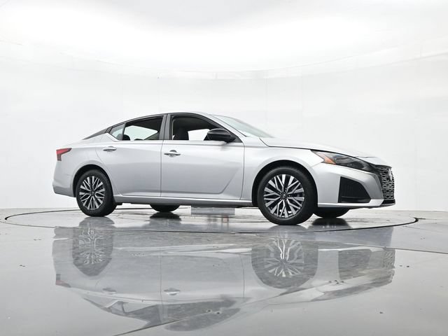 Used 2024 Nissan Altima 2.5 SV FWD image 34
