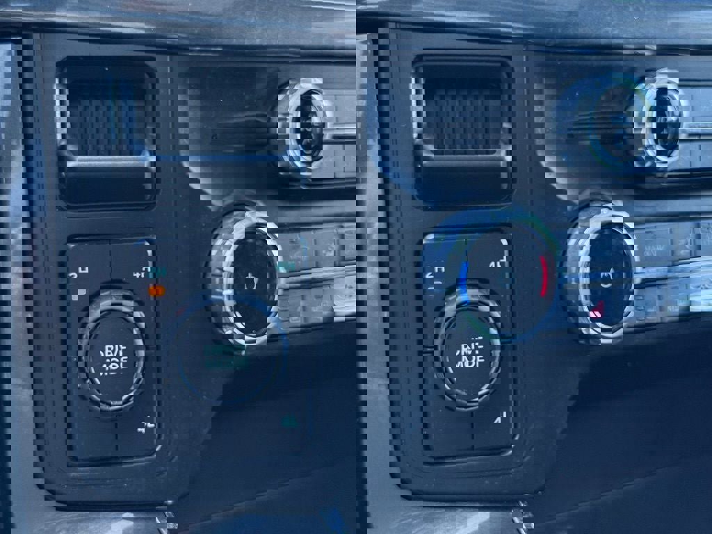 Certified 2022 Ford F150 XLT w/ Equipment Group 302A High image 36