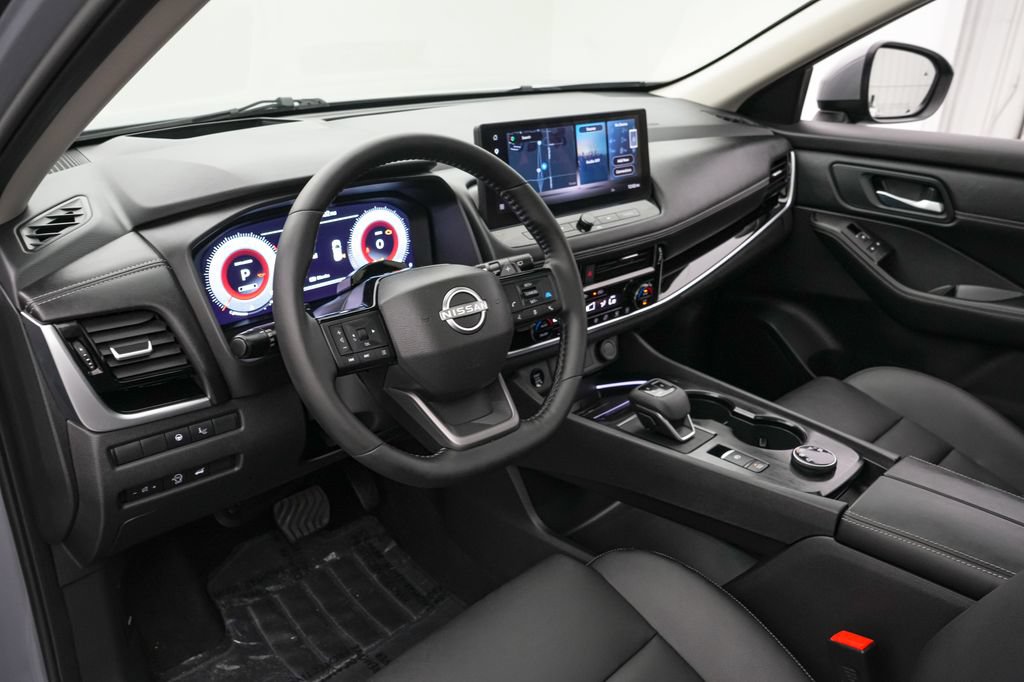 Used 2025 Nissan Rogue SL w/ Tech Package AWD/4WD image 12