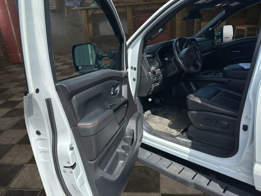 Used 2024 Nissan Titan PRO-4X w/ Pro-4x Convenience Package AWD/4WD image 13