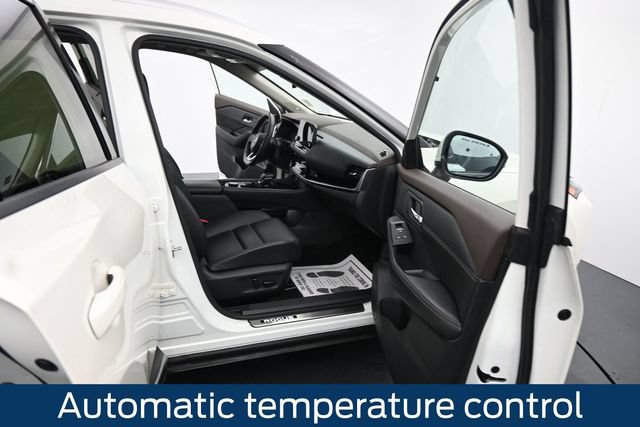 Used 2023 Nissan Rogue SL w/ SL Premium Package AWD/4WD image 14