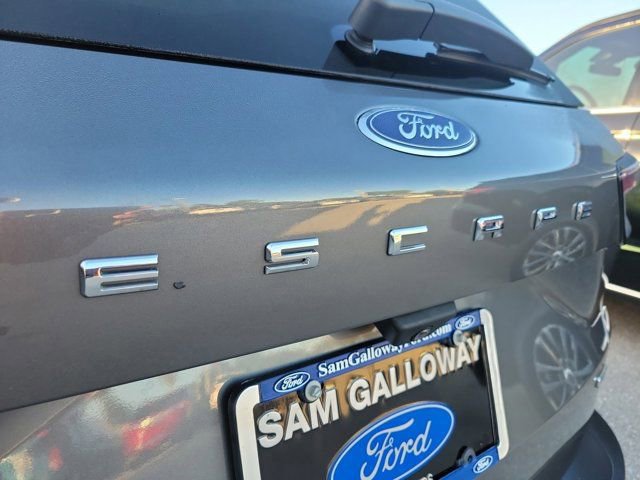 Certified 2022 Ford Escape Titanium w/ Titanium Premium Package image 10