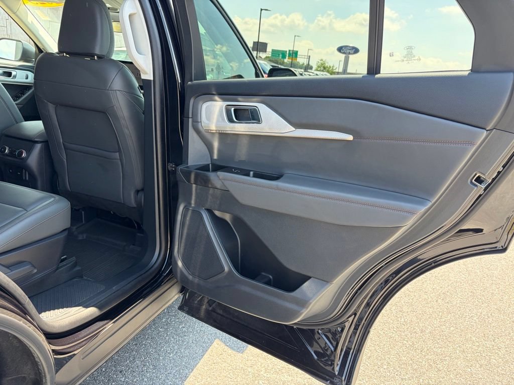 Certified 2025 Ford Explorer Active w/ Active Comfort Package AWD/4WD image 22