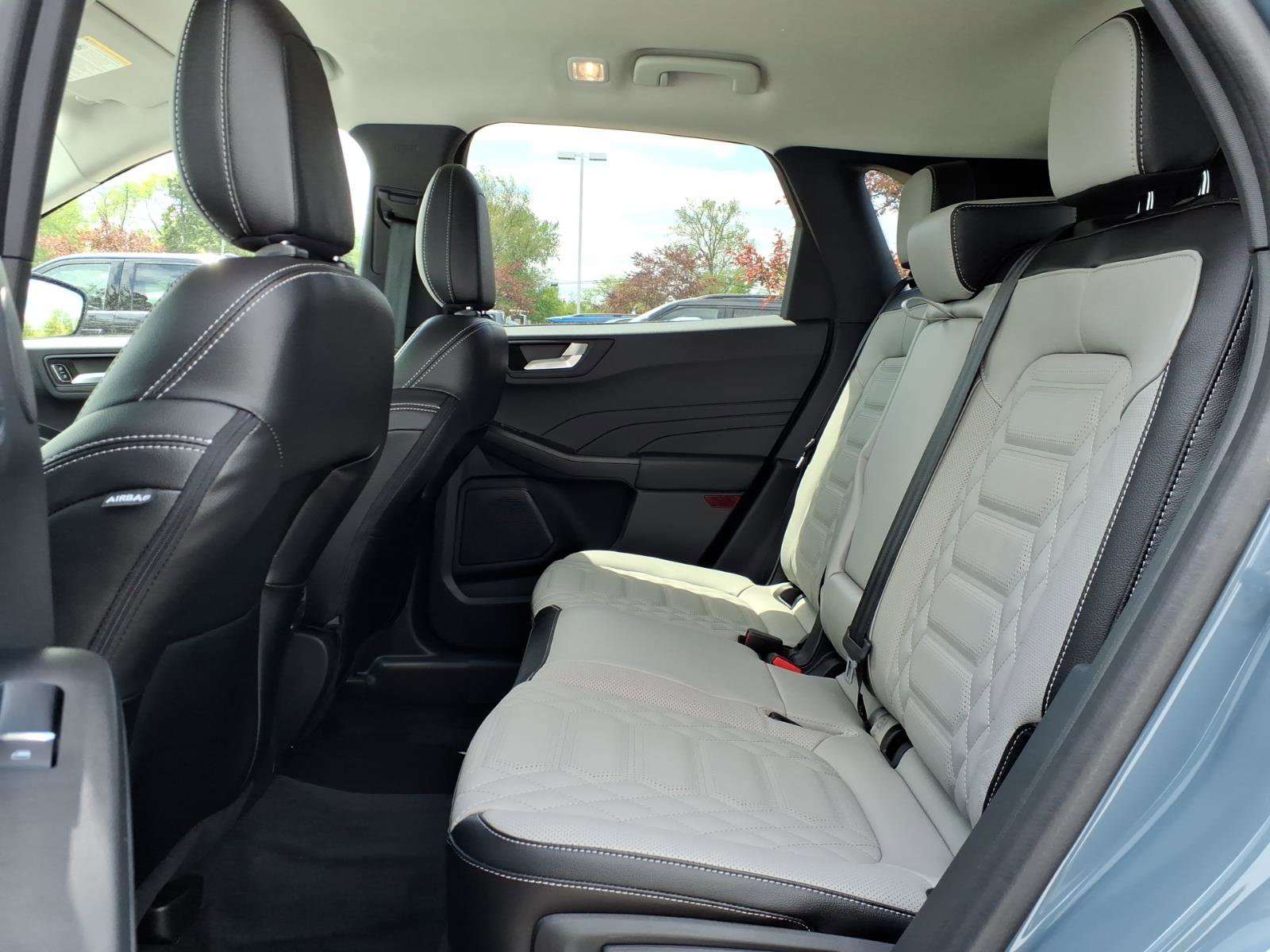 Certified 2023 Ford Escape Platinum w/ Premium Technology Package AWD/4WD image 9