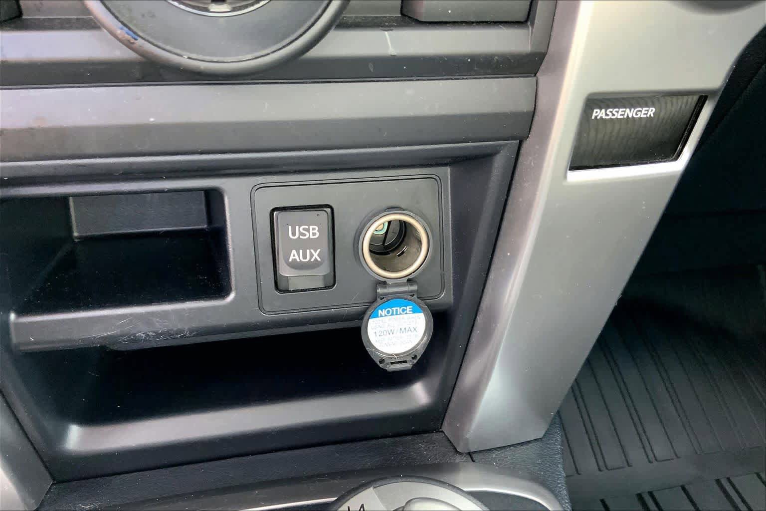 Used 2019 Toyota 4Runner SR5 AWD/4WD image 31