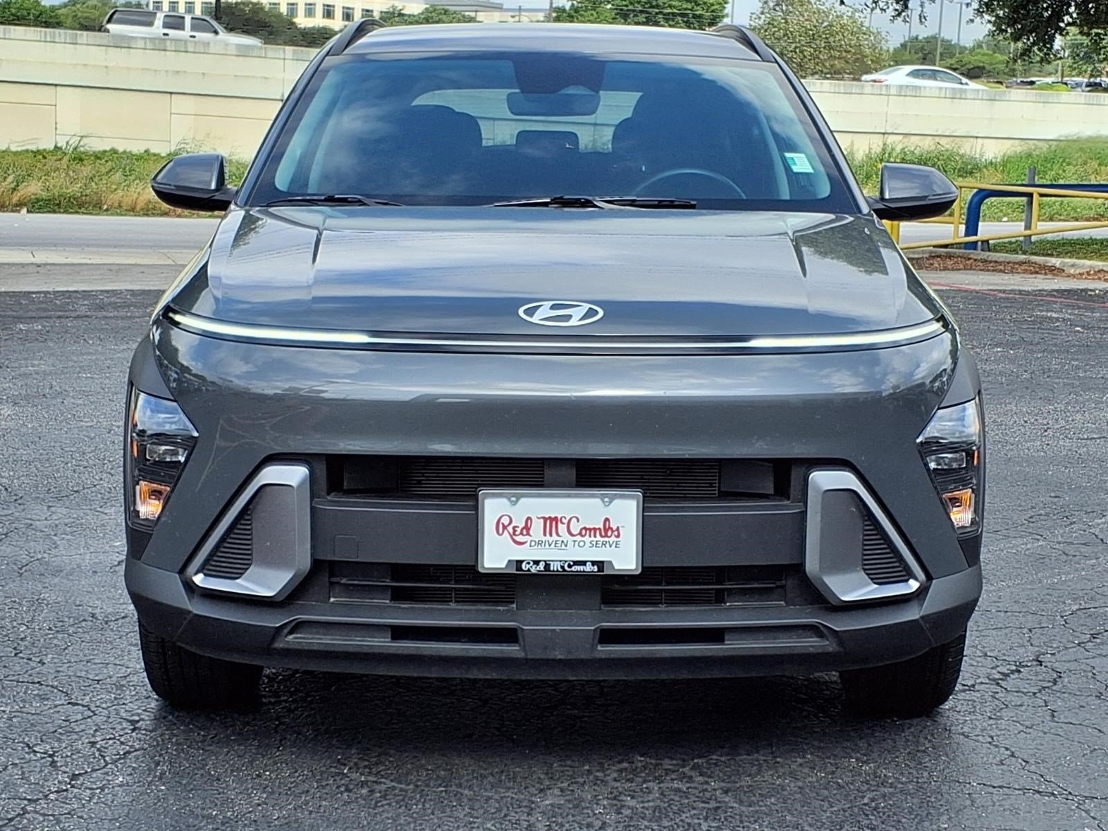 Used 2025 Hyundai Kona SEL AWD/4WD image 2