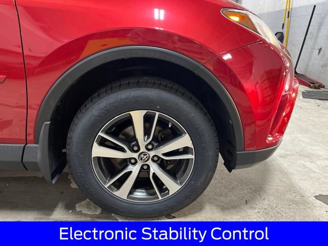 Used 2017 Toyota RAV4 XLE AWD/4WD image 14