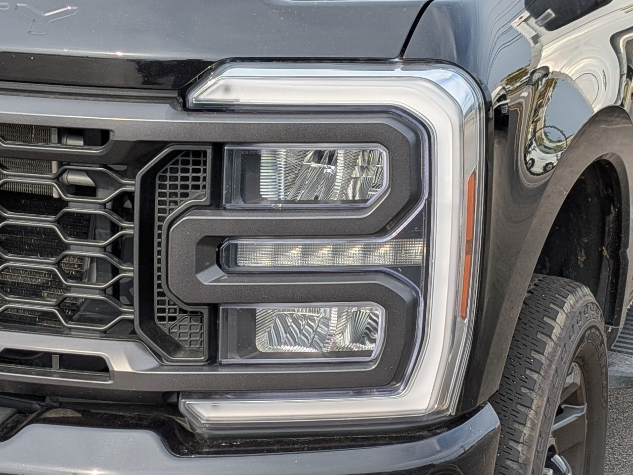 Certified 2024 Ford F250 Lariat w/ Sport Appearance Package AWD/4WD image 10