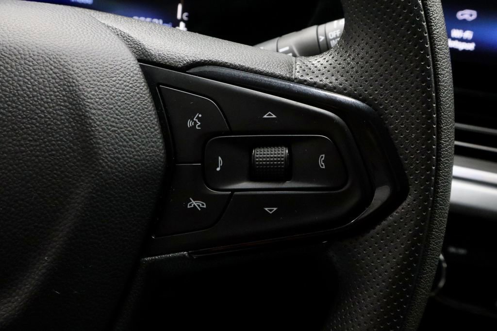 Used 2024 Chevrolet Trax LT image 28