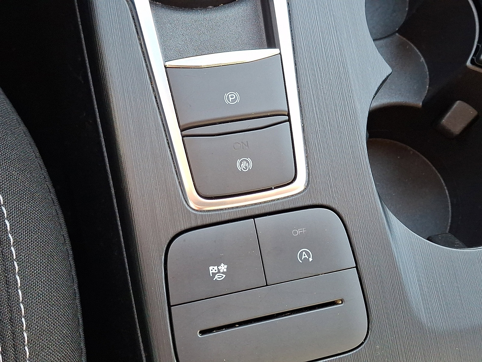Certified 2025 Ford Escape Active AWD/4WD image 26