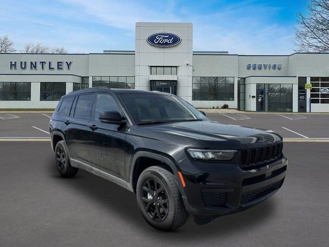 Used 2024 Jeep Grand Cherokee L Laredo AWD/4WD image 3