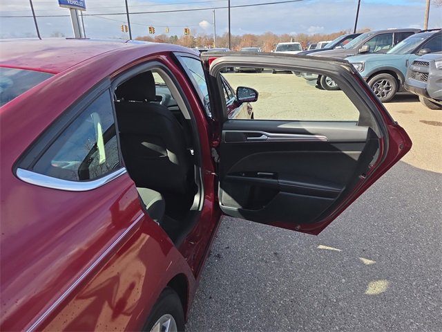 Certified 2017 Ford Fusion SE image 10