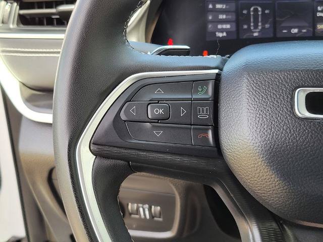 Used 2024 Jeep Grand Cherokee Altitude AWD/4WD image 25