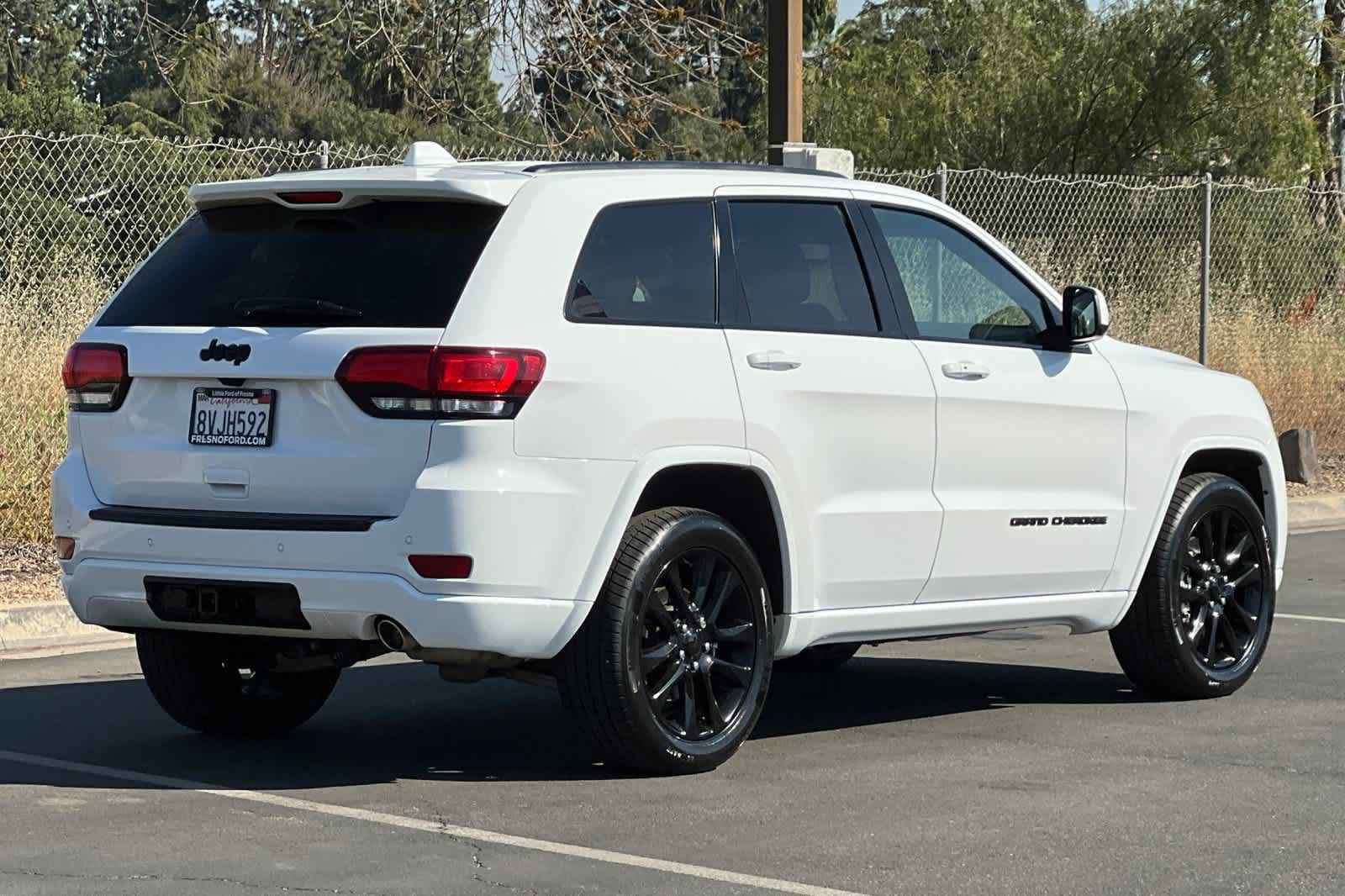 Used 2021 Jeep Grand Cherokee Laredo X image 5