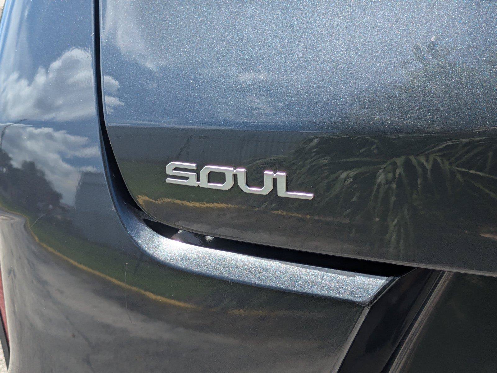 Used 2024 Kia Soul LX w/ Option Group 015 FWD image 8