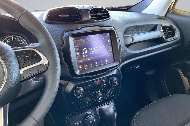 Used 2023 Jeep Renegade Latitude AWD/4WD image 6