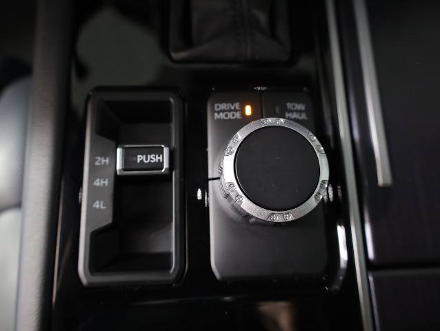 Used 2023 Toyota Tundra Platinum AWD/4WD image 21