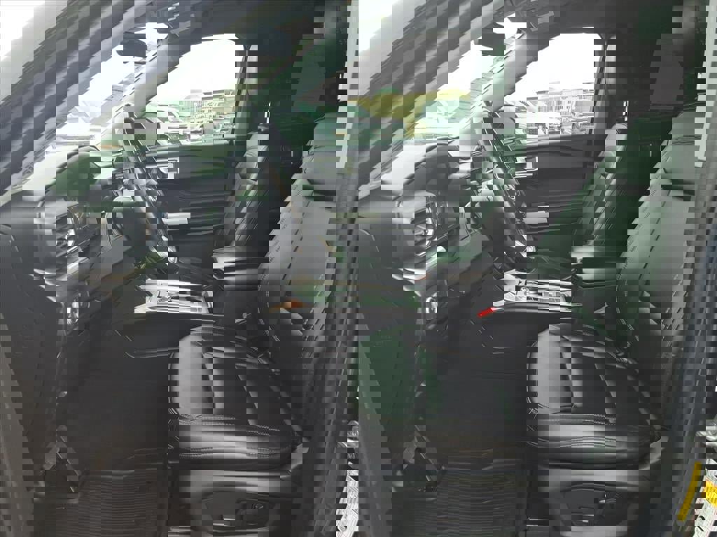 Certified 2022 Ford Explorer XLT w/ Equipment Group 202A image 24