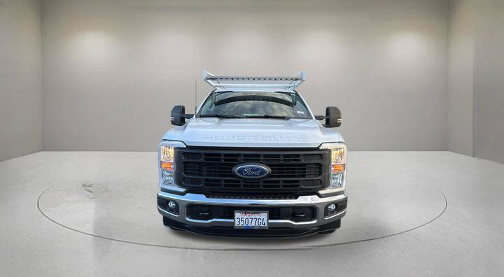 Certified 2025 Ford F250 2WD SuperCab Super Duty image 2