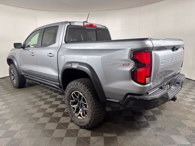Used 2025 Chevrolet Colorado ZR2 w/ Technology Package AWD/4WD image 6