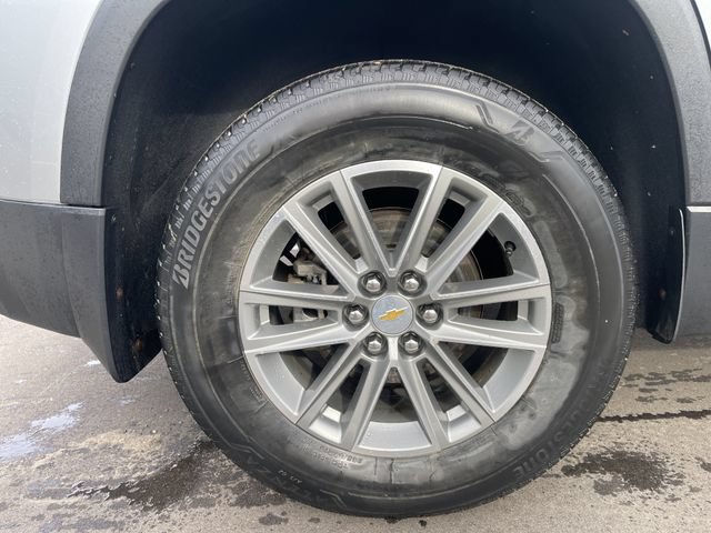 Used 2023 Chevrolet Traverse LT FWD image 13