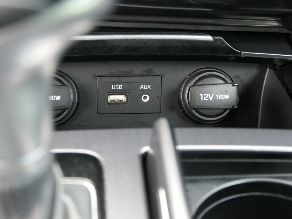 Used 2018 Genesis G80 3.8 RWD image 23