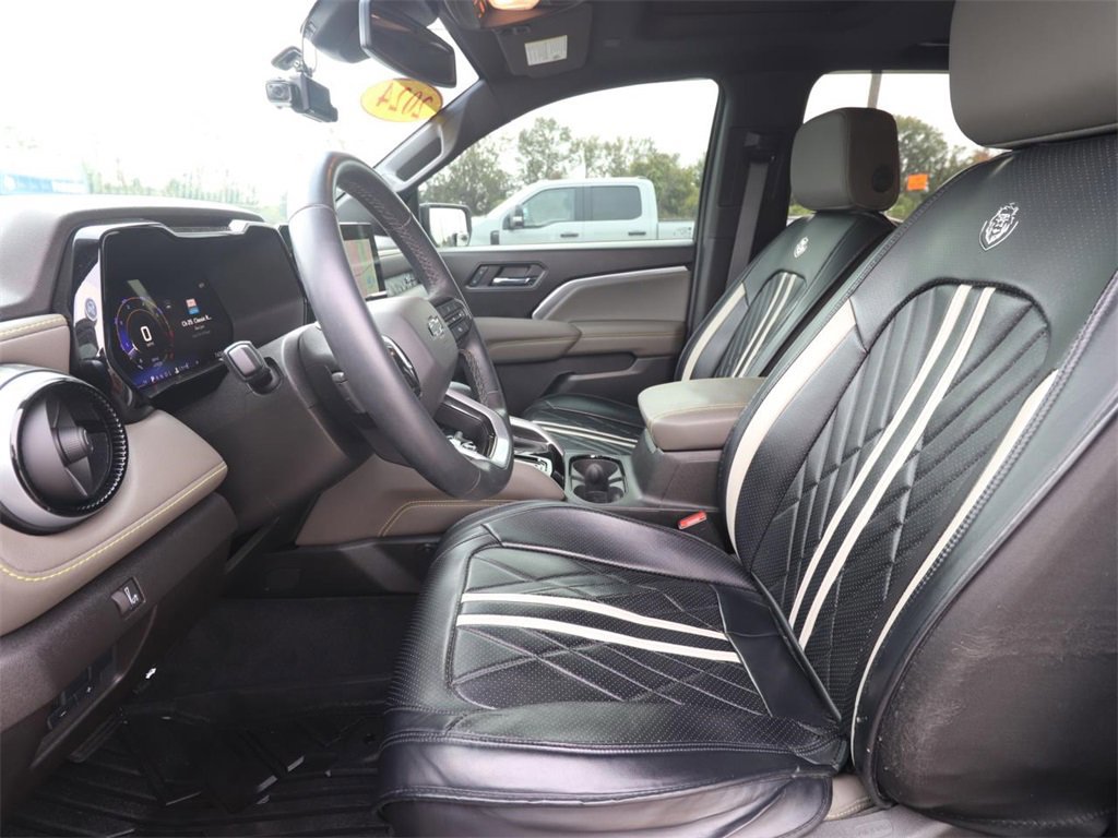 Used 2024 Chevrolet Colorado ZR2 w/ Technology Package image 8