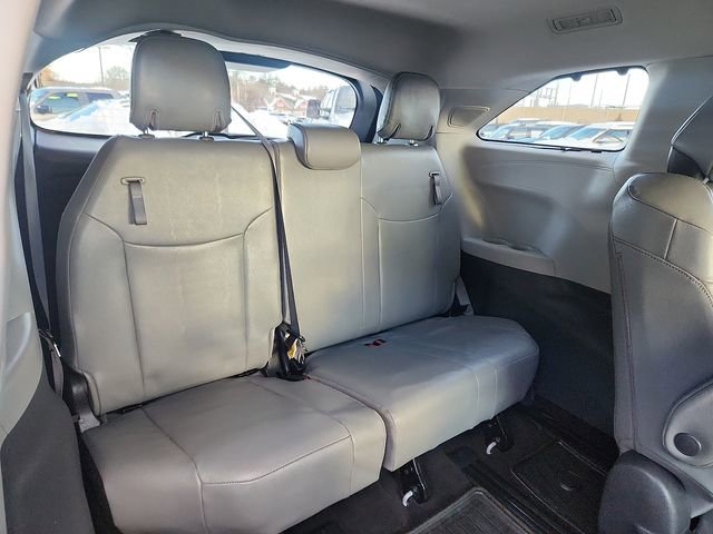 Used 2021 Toyota Sienna Limited image 33