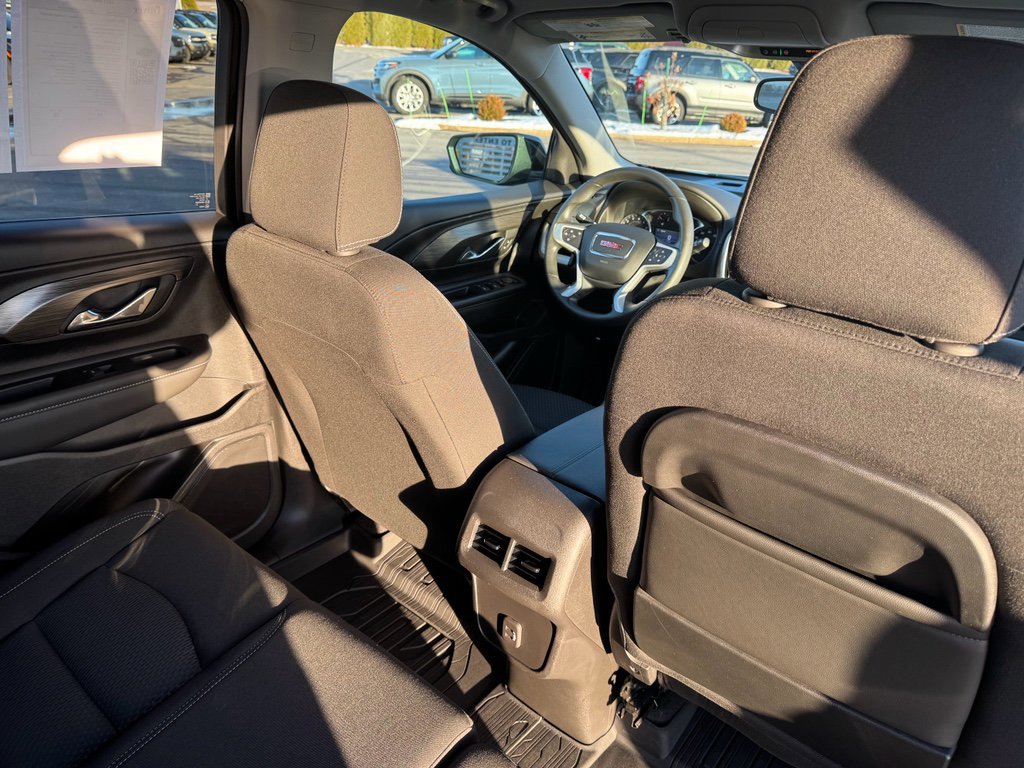 Used 2023 GMC Terrain SLE w/ Driver Convenience Package image 21