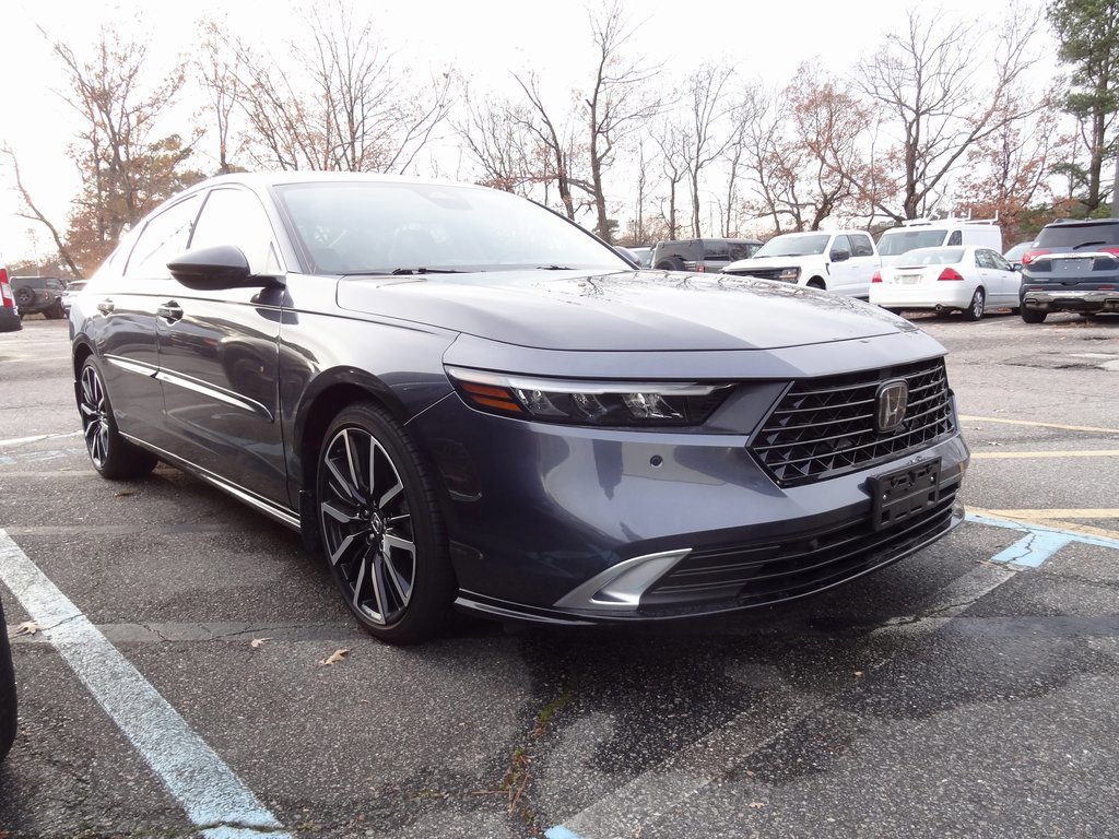 Used 2023 Honda Accord Touring image 6