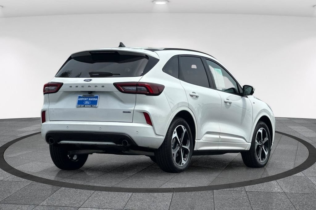 Certified 2023 Ford Escape ST-Line Elite AWD/4WD image 4