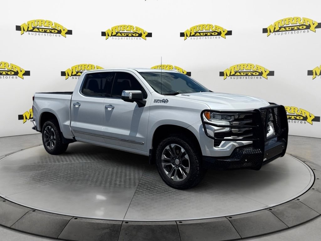 Used 2023 Chevrolet Silverado 1500 High Country w/ Z71 Off-Road Package AWD/4WD image 9