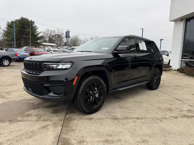 Used 2024 Jeep Grand Cherokee Altitude image 4