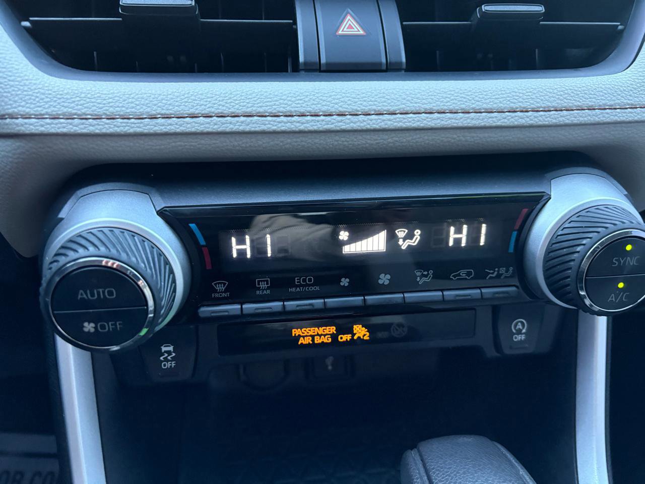 Used 2021 Toyota RAV4 XLE FWD image 23