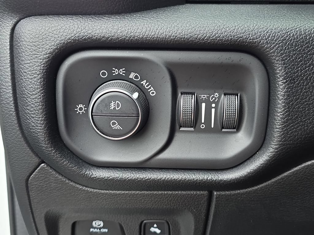 Used 2022 RAM 1500 Laramie w/ Sport Appearance Package AWD/4WD image 23